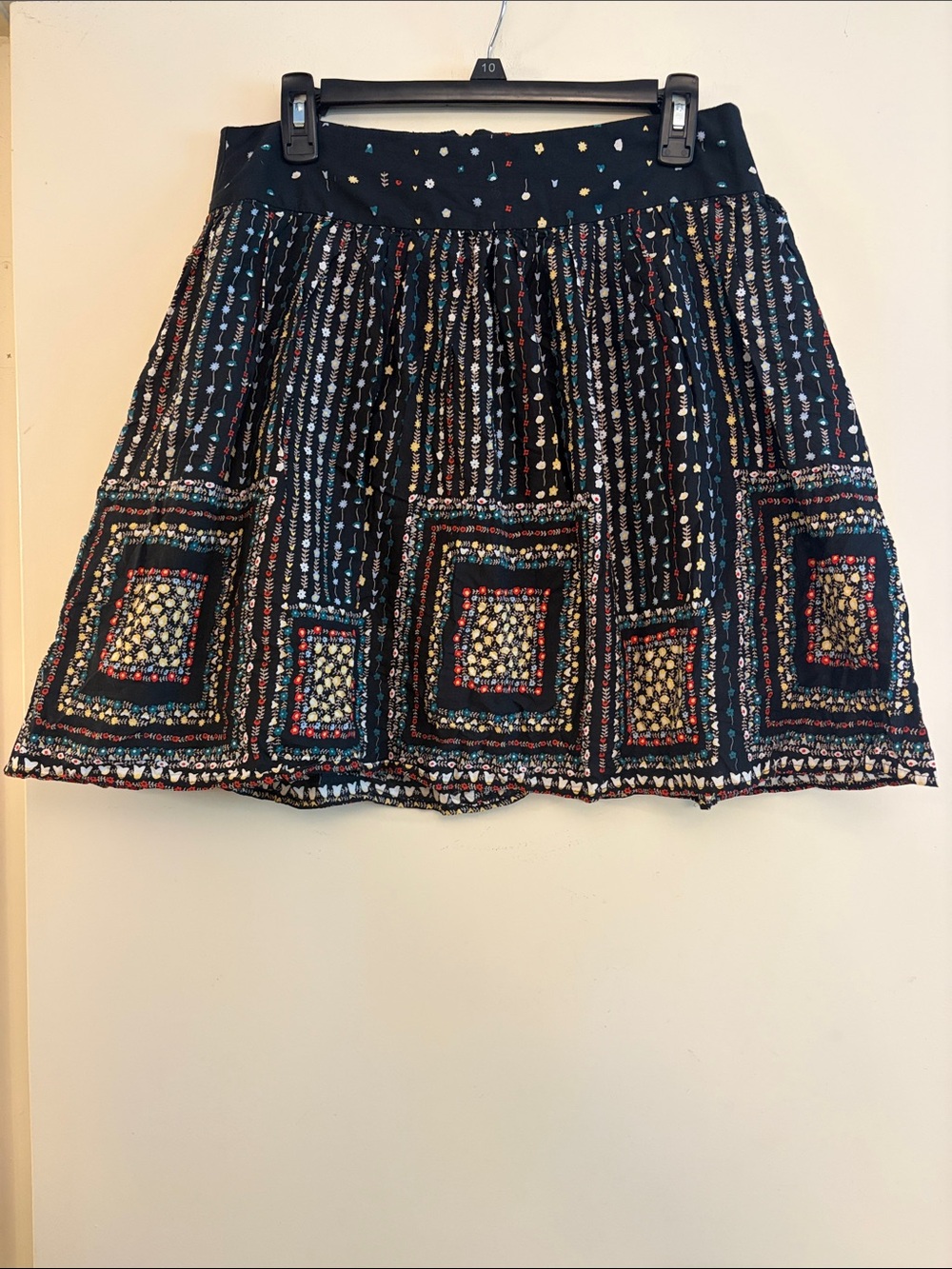 Mimi Chica Women’s Black Skater Skirt‎ with Multicolor Floral pattern, M